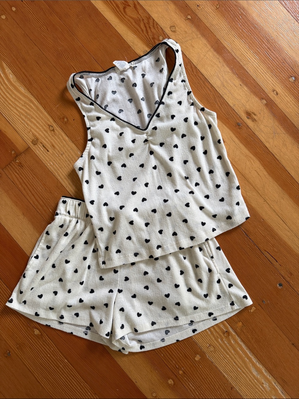 Women's Heart-Print Sleep Tank & Short Set - Cream with Black Hearts